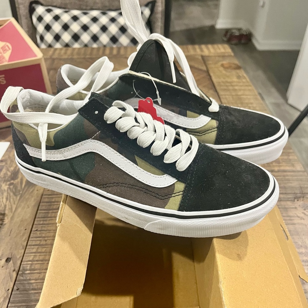 Camo print Vans